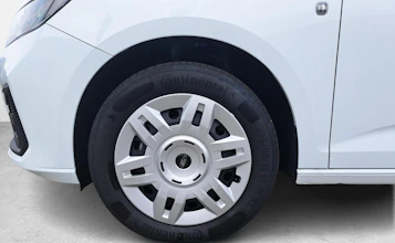https://vehicle.imgix.net/4306260/13d34b65-13c6-4b19-bea5-bad3bd9f7764.jpg