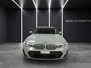 BMW 320d xDrive SAG Touring Attraktiven Leasingzinssatz ab 1,9 % bei Abschluss einer BMW Fahrzeugversicherung.
