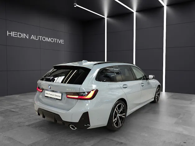 BMW 320d xDrive SAG Touring Attraktiven Leasingzinssatz ab 1,9 % bei Abschluss einer BMW Fahrzeugversicherung.