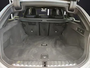 BMW 320d xDrive SAG Touring Attraktiven Leasingzinssatz ab 1,9 % bei Abschluss einer BMW Fahrzeugversicherung.
