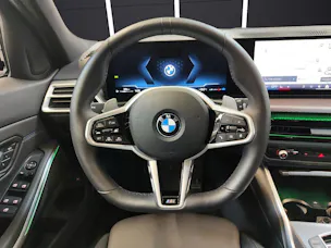 BMW 320d xDrive SAG Touring Attraktiven Leasingzinssatz ab 1,9 % bei Abschluss einer BMW Fahrzeugversicherung.