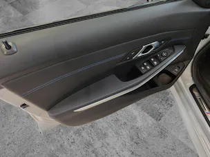 BMW 320d xDrive SAG Touring Attraktiven Leasingzinssatz ab 1,9 % bei Abschluss einer BMW Fahrzeugversicherung.
