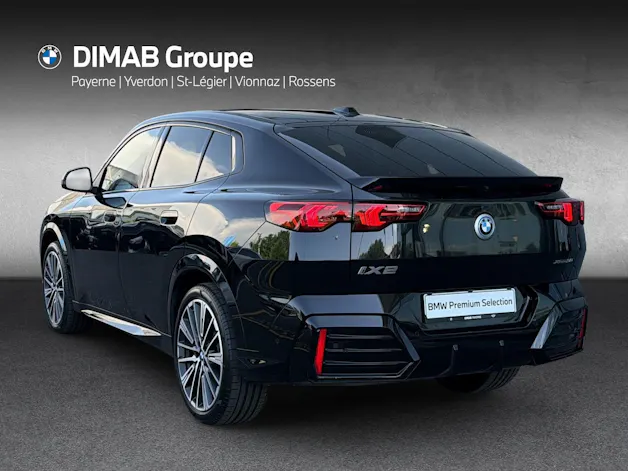 BMW iX2 30 M Sport xDrive U10 (CH) AHK ** Leasing à 0.9% ** Roues hiver incluse ** 📍