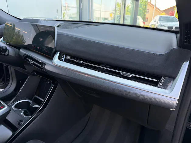 BMW iX2 30 M Sport xDrive U10 (CH) AHK ** Leasing à 0.9% ** Roues hiver incluse ** 📍