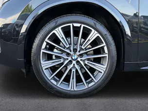 BMW iX2 30 M Sport xDrive U10 (CH) AHK ** Leasing à 0.9% ** Roues hiver incluse ** 📍