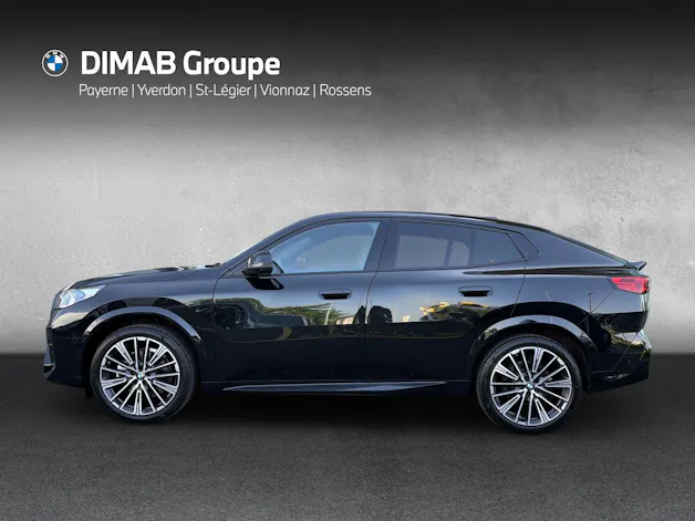 BMW iX2 30 M Sport xDrive U10 (CH) AHK ** Leasing à 0.9% ** Roues hiver incluse ** 📍