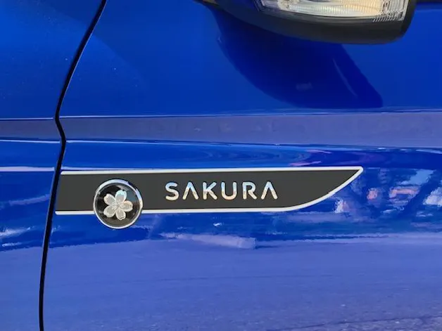 Suzuki Swift 1.2 Sakura Top Hybrid 4x4