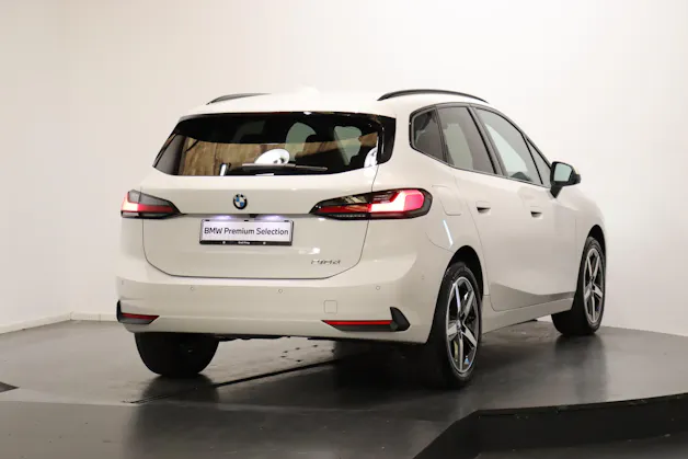 BMW 218d paddles Active Tourer