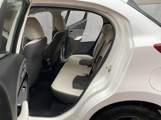 Mazda 2 SG90 Mt Revolution Pack Leder Weiss 4 N