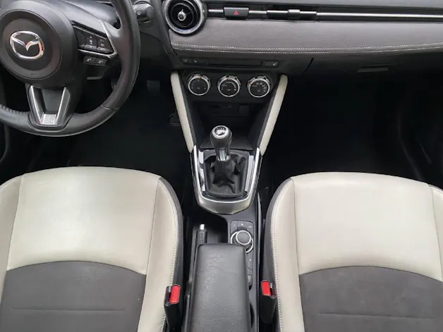 Mazda 2 SG90 Mt Revolution Pack Leder Weiss 4 N