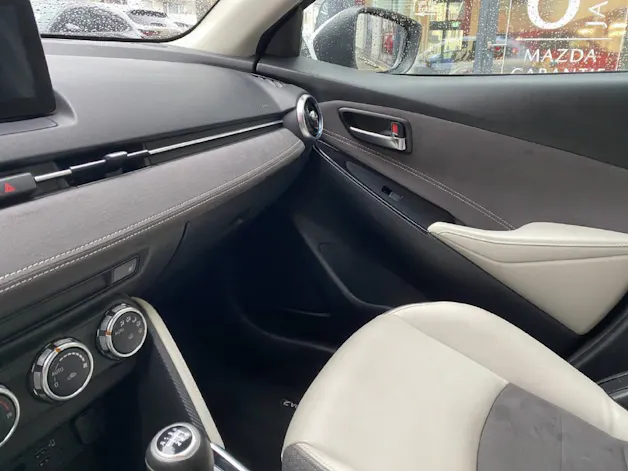 Mazda 2 SG90 Mt Revolution Pack Leder Weiss 4 N