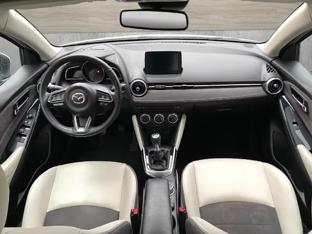 Mazda 2 SG90 Mt Revolution Pack Leder Weiss 4 N