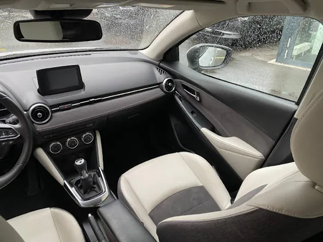 Mazda 2 SG90 Mt Revolution Pack Leder Weiss 4 N