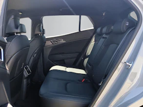 https://vehicle.imgix.net/4306505/6c1432b6-54c8-4784-bcf2-f38217fda95f.jpg