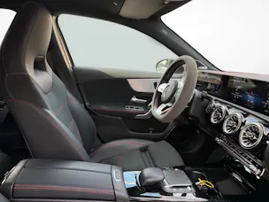 Mercedes-Benz A 250 e AMG Line