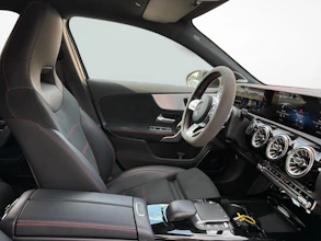 https://vehicle.imgix.net/4306592/19cbc7c2-654d-47b6-8ae2-397d338a56f6.jpg