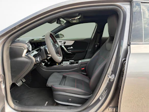 https://vehicle.imgix.net/4306592/23735f59-97fb-4a14-9f28-40b1e7e1c0e3.jpg