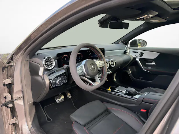 Mercedes-Benz A 250 e AMG Line