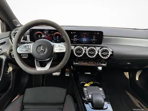 Mercedes-Benz A 250 e AMG Line
