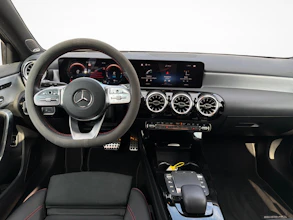 https://vehicle.imgix.net/4306592/539b101f-b133-45aa-8082-2ad1fb439c8b.jpg