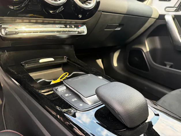 Mercedes-Benz A 250 e AMG Line