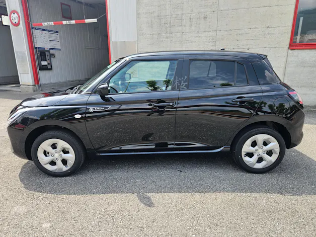 Suzuki Swift 1.2 Sakura Hybrid 4x4