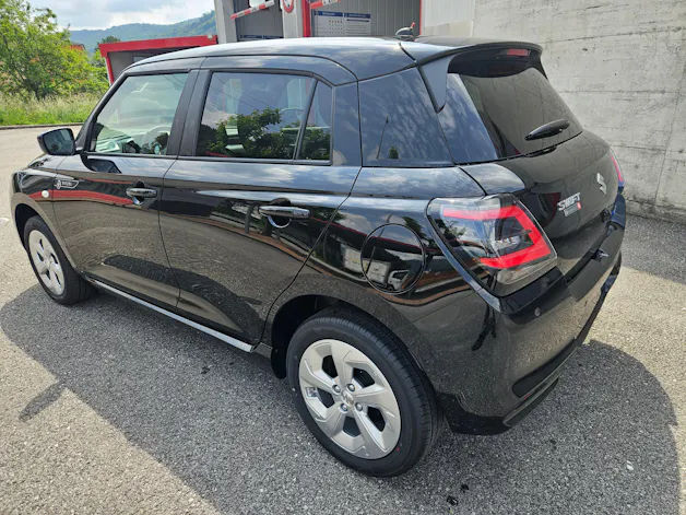 Suzuki Swift 1.2 Sakura Hybrid 4x4