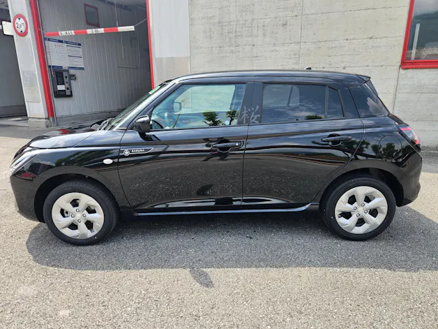 Suzuki Swift 1.2 Sakura Hybrid 4x4