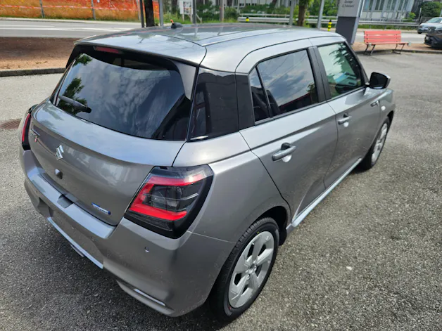 Suzuki Swift 1.2 Sakura Hybrid
