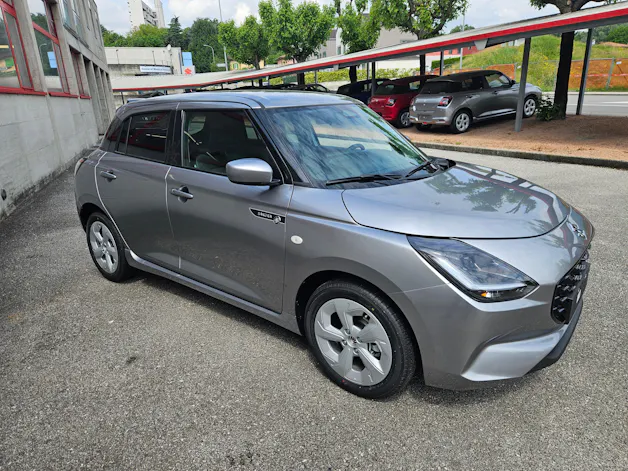 Suzuki Swift 1.2 Sakura Hybrid