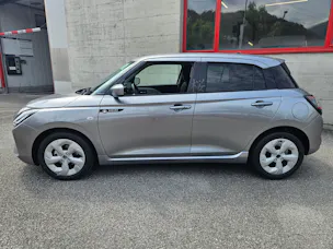 Suzuki Swift 1.2 Sakura Hybrid