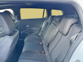 https://vehicle.imgix.net/4306665/d33b725d-7171-4f72-95ca-4e08c4e777ea.jpg