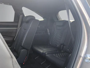 https://vehicle.imgix.net/4306683/198f86f9-edaa-4f41-911b-0196914bee9a.jpg