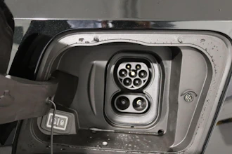 https://vehicle.imgix.net/4306707/7aa797cf-acc3-4e42-9fb5-f242a51b59b2.JPG