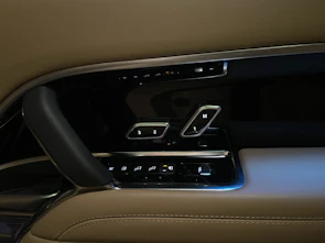 image du véhicule LAND ROVER Range Rover 3.0 Si6 P440e Autobiography (Plug-in Hybrid)