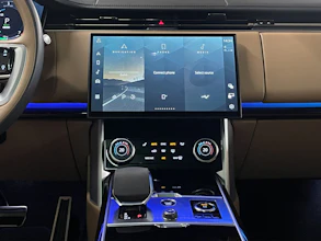 https://vehicle.imgix.net/4306721/d53f604c-e0b8-47cd-940e-380fa57785f4.jpg