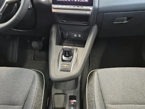 https://vehicle.imgix.net/4306740/b9747a67-3625-4157-9037-4db9a216536e.jpg