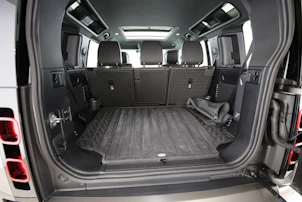 Fahrzeugbild LAND ROVER Defender 110 3.0 D I6 300 X-Dynamic HSE