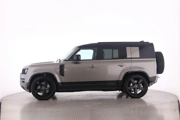 Land Rover Defender 110 3.0 D I6 300 X-Dynamic HSE