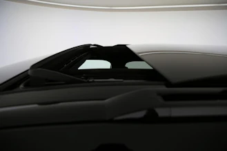https://vehicle.imgix.net/4306810/1cb583bd-e71e-42fe-a78b-a90ea449d10a.jpg