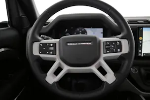 Land Rover Defender 110 3.0 D I6 300 X-Dynamic HSE
