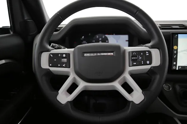 Land Rover Defender 110 3.0 D I6 300 X-Dynamic HSE