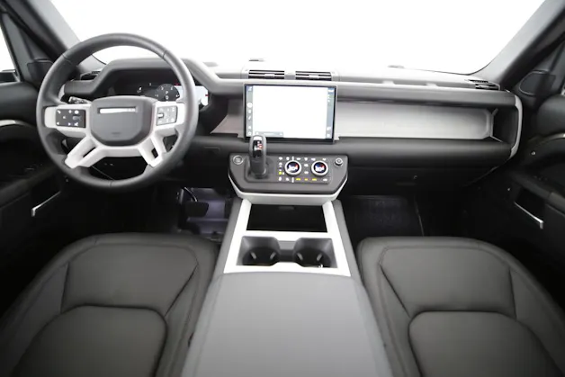 Land Rover Defender 110 3.0 D I6 300 X-Dynamic HSE