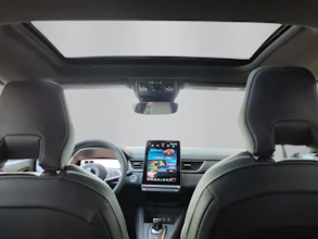 https://vehicle.imgix.net/4306811/d9556929-6ffc-47b7-8ca2-54130f673338.jpg