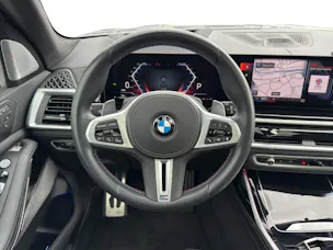 BMW X7 M60i