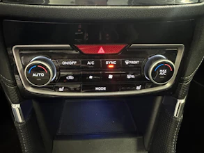 https://vehicle.imgix.net/4306862/8d497b43-1416-4e20-bd3c-b4d3b0bee3a9.jpeg