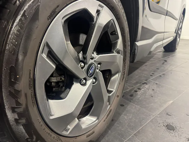 Subaru Forester Station 2.0i e-Boxer Black Edition