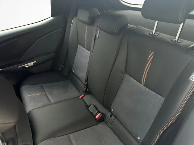 Lexus LBX 1.5 Hybrid Cool AWD