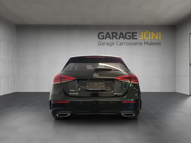 Mercedes-Benz A-Klasse W177 A 250 AMG Line 4m