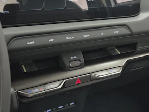 https://vehicle.imgix.net/4306950/6deaf2f3-598c-4a2f-8f3e-3c02343852c5.jpg